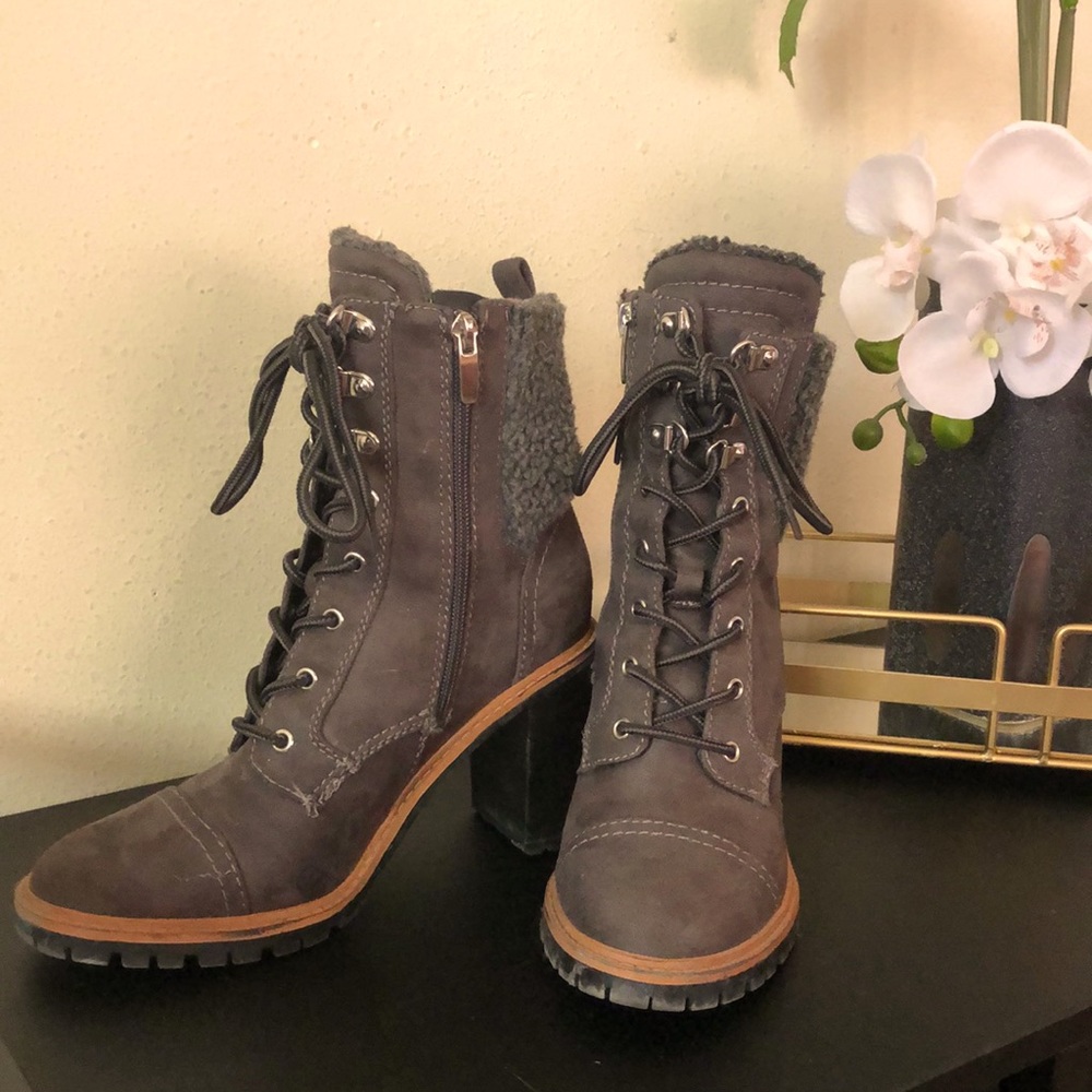 Womenswear’s heeled boots.